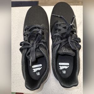 Women in like brand new condition tennis